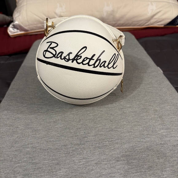 Basketball Purse - Picture 1 of 8